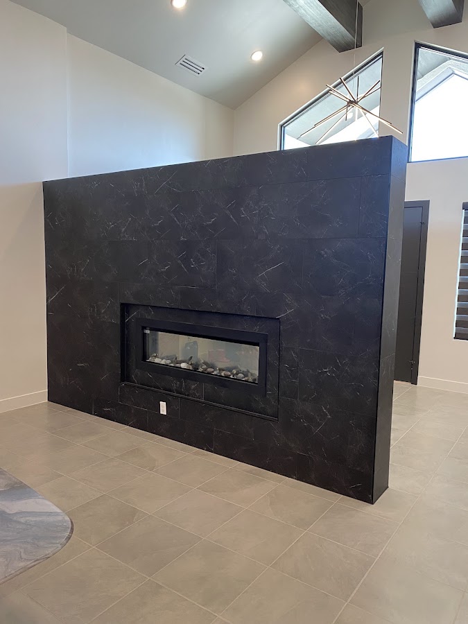 915 Prestige, El Paso