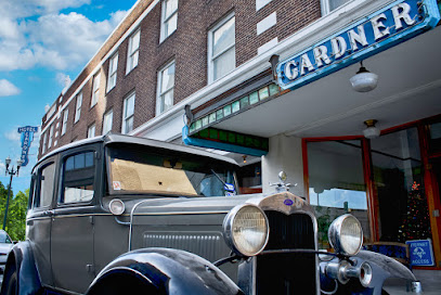 Gardner Hotel & Hostel