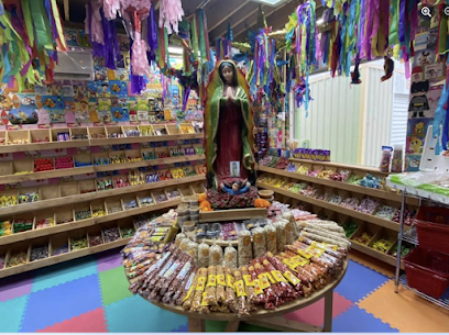 Candyfruit - Dulceria, Piñatas, Tables and Chairs